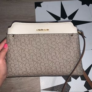 CALVIN KLEIN CROSSBODY BAG
